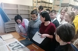 «Знакомство с госархивом»: учащиеся побывали в гостях у Государственного архива современной истории Чувашской Республики